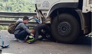 Phượt thủ tông trực diện xe tải  trên đèo Bảo Lộc đã tử vong