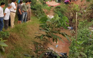 Bắc Giang: Phát hiện thi thể 2 thanh niên tử vong dưới mương nước