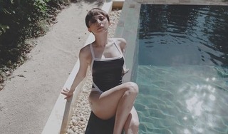 Diện bikini quyến rũ, Tóc Tiên khiến fan 'đứng ngồi không yên'