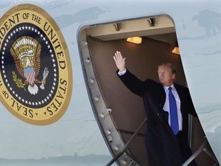 Hình ảnh Tổng thống Mỹ Trump lên máy bay Không lực Một tới Việt Nam