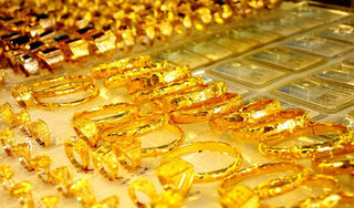 Giá vàng hôm nay 27/2: Vàng trong nước và thế giới tăng giảm trái chiều