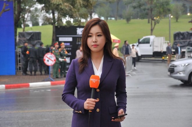 Thêm một nữ phóng viên Hàn Quốc khiến dân mạng sục sôi với nhan sắc không tì vết