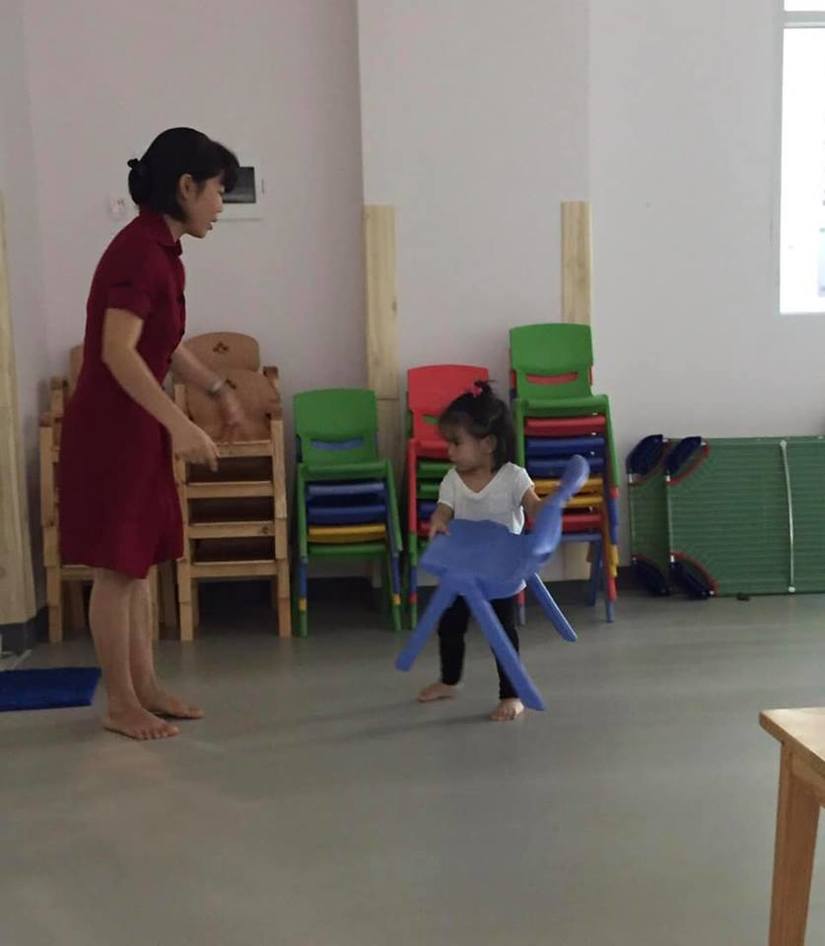 Phạm Quỳnh Anh chia sẻ bí quyết đưa con đi học mẫu giáo ngày đầu tiên