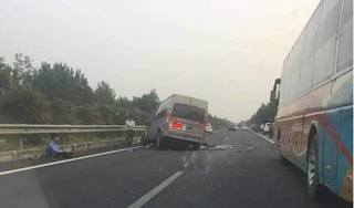 Hai ô tô đâm nhau trên cao tốc Pháp Vân - Cầu Giẽ, 3 người thương vong