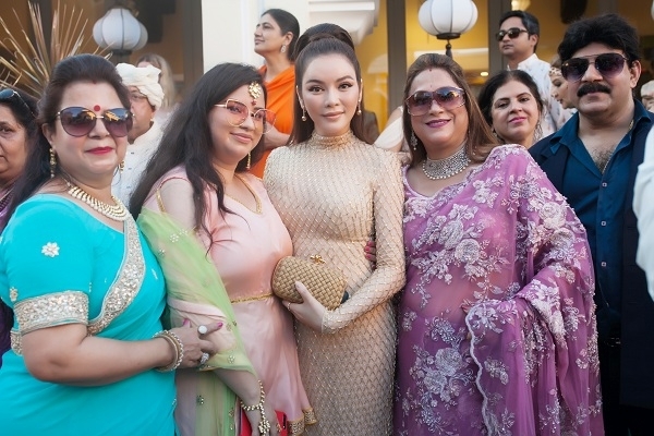 Lý Nhã Kỳ xuất hiện tại đám cưới xa xỉ của tỷ phú Ấn Độ tại Phú Quốc