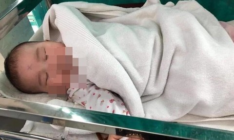 Vĩnh Phúc: Phát hiện bé gái bị bỏ rơi trong bệnh viện