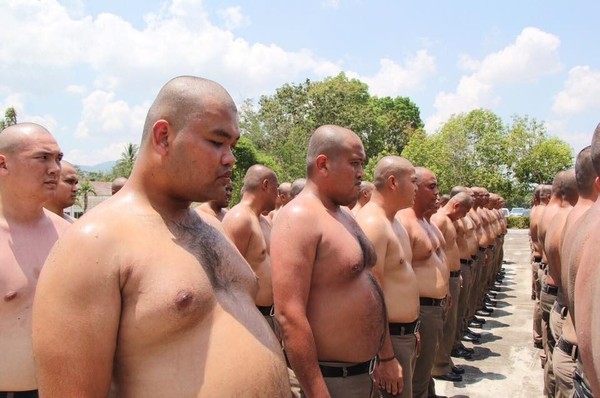Trại huấn luyện 'hủy diệt mỡ bụng' dành cho cảnh sát béo phì