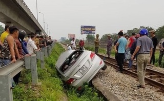 Danh tính 5 người thương vong trong vụ tàu hoả tông văng ô ở Hải Dương