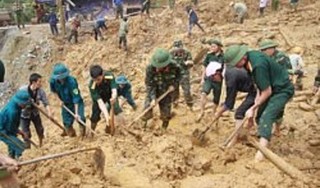 Đi mót quặng, 2 vợ chồng nghèo bị mỏ sập đè tử vong