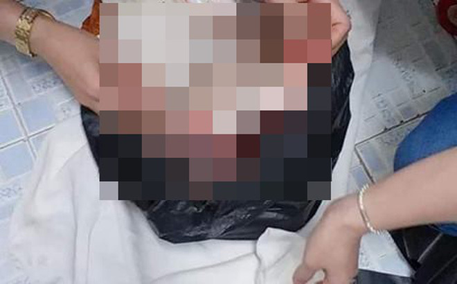 Người phụ nữ siết cổ bỏ bé sơ sinh rồi vứt trong túi nilon nhà vệ sinh vì lý do sốc