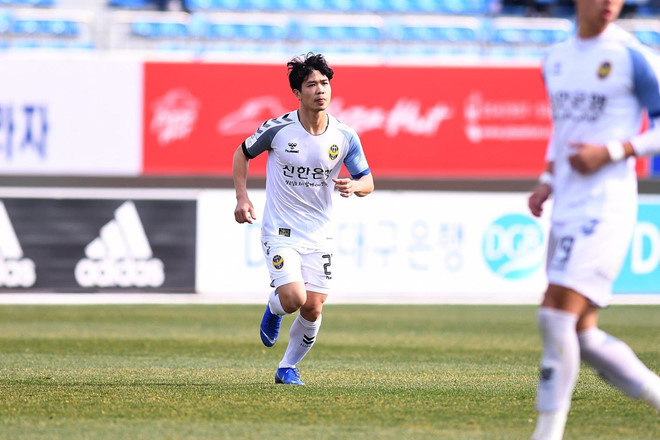 Đồng đội Incheon United xin lỗi vì phung phí cơ hội từ Công Phượng