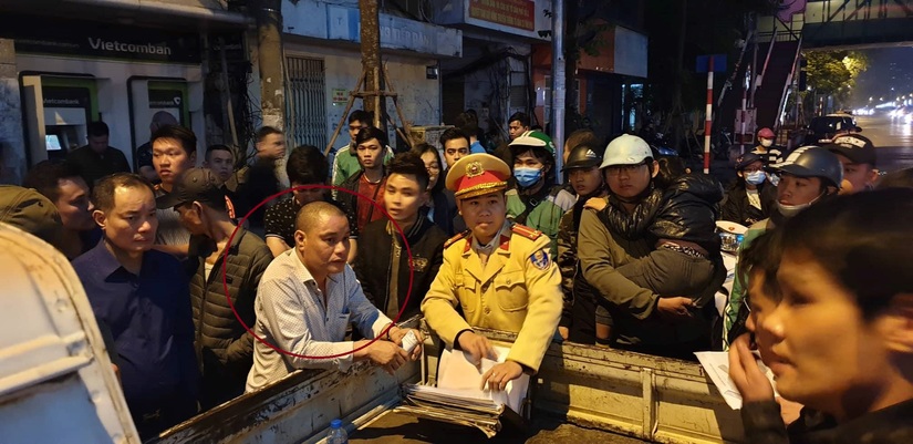 Danh tính lái xe ô tô rút dao đâm người sau va chạm ở Hà Nội