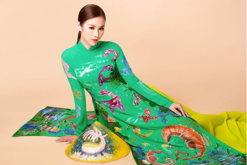 Á Hậu 'vòng ba 1 mét' Thanh Trang diện áo dài kêu gọi bảo vệ môi trường biển