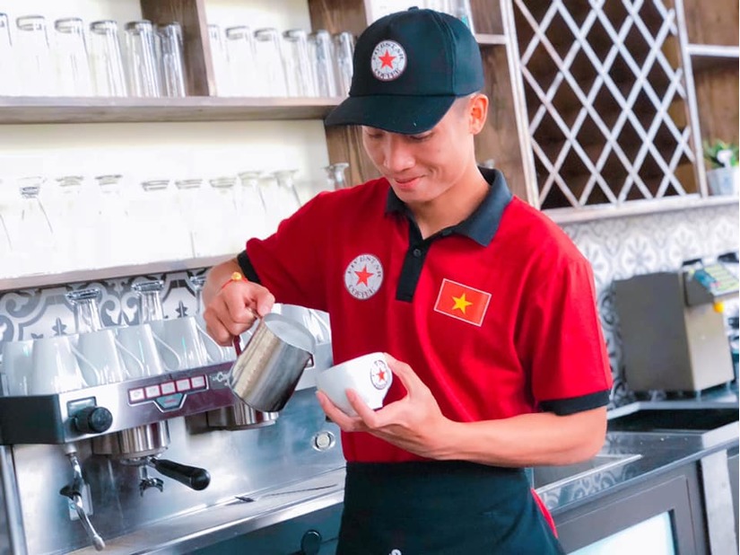 Bùi Tiến Dũng đầu tư hơn 1,5 tỷ đồng mở quán cà phê ở Hà Nội