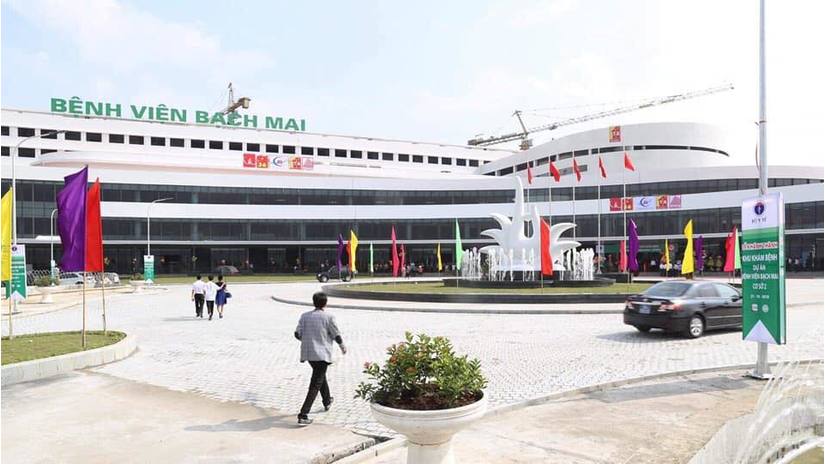 Bệnh viện Bạch Mai cơ sở 2 ở Hà Nam: Đông nghẹt người đến khám ngày đầu hoạt động