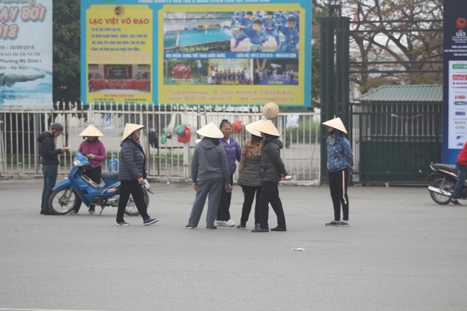Vé chợ đen trận Việt Nam – Thái Lan ế ẩm, phe vé méo mặt