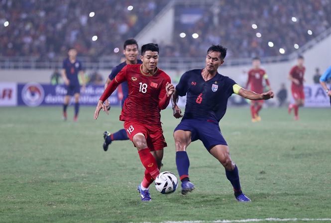 Bóng đá Việt Nam có sự phát triển vượt bậc khiến báo chí Thái Lan ngỡ ngàng