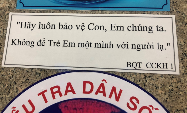 Vụ bé gái bị sàm sỡ trong thang máy: Hàng loạt chung cư dán cảnh báo