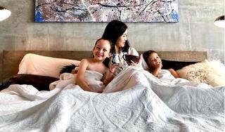 Sau khi chồng cũ kết hôn, Hồng Nhung đăng ảnh hạnh phúc trong sinh nhật hai con 