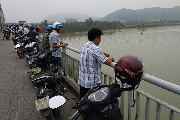 Thông tin bất ngờ vụ nữ kế toán trường mầm non nhảy sông Lam tự tử