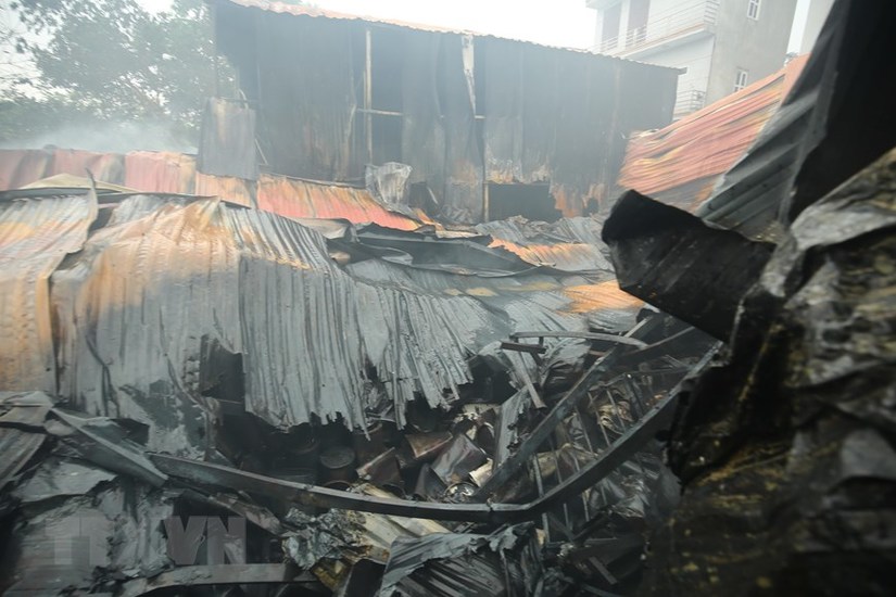 Hiện trường vụ hỏa hoạn nhà xưởng ở Hà Nội khiến 8 người chết và mất tích