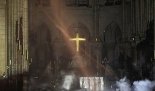 Điều kỳ diệu gây bất ngờ sau vụ hỏa hoạn Nhà thờ Đức Bà Paris