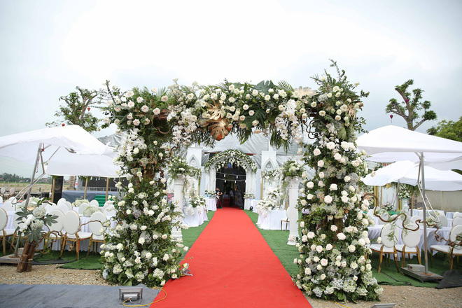 Hé lộ thân thế cô dâu trong đám cưới siêu khủng ở Hưng Yên