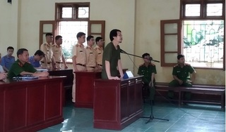 Hà Nam: Bị tuyên phạt 2 năm tù vì dùng đá ném vỡ kính xe của CSGT