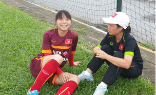 Cầu thủ nữ Việt Nam đầu tiên sang Thái Lan thi đấu