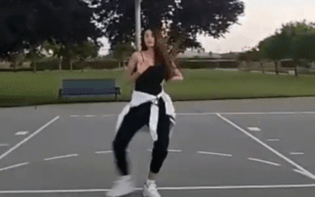  Phạm Hương bất ngờ tung clip nhảy sexy trên sân bóng rổ