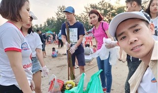 Thanh niên Hải Phòng chung tay dọn rác làm sạch bãi biển Đồ Sơn