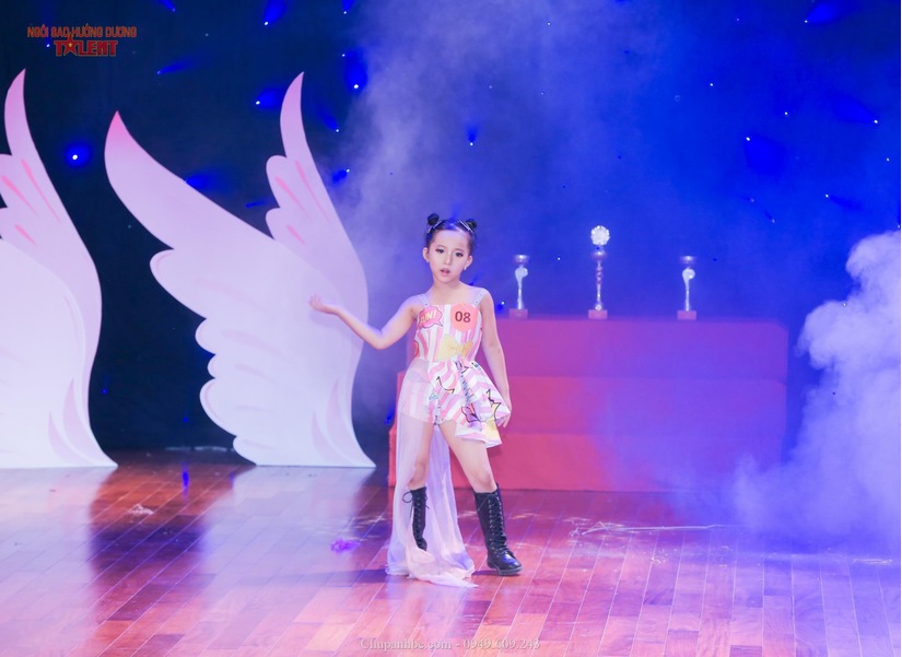 Cô bé hạt tiêu Bùi Bảo Ngọc giành giải Á quân Angel Baby
