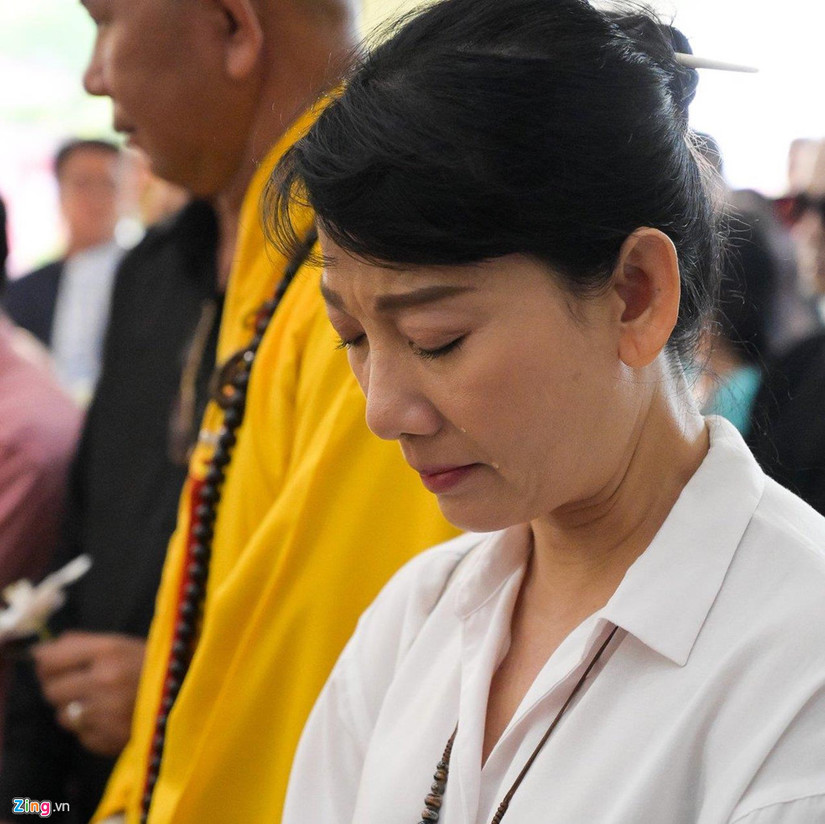Những hình ảnh xúc động trong đám tang nghệ sĩ Lê Bình