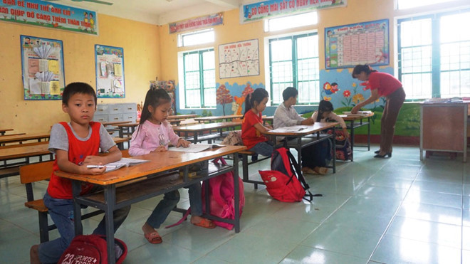 Rất ít học sinh đi học sau vụ xông vào trường chém chết học sinh