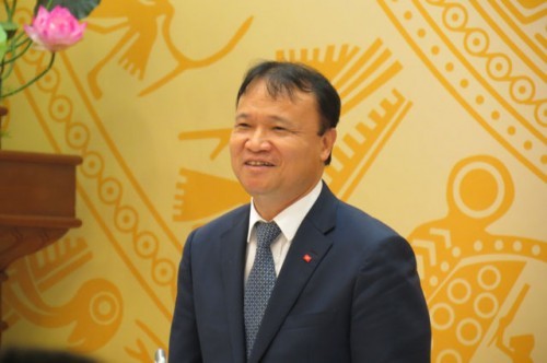 Thứ trưởng Bộ Công Thương: “Giá xăng Việt Nam tăng thấp hơn mức của