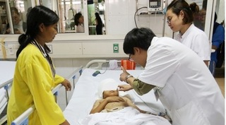 Tin mới nhất về sức khỏe cháu bé bị chó cắn lóc da đầu, mất 2 tai ở Thanh Hóa