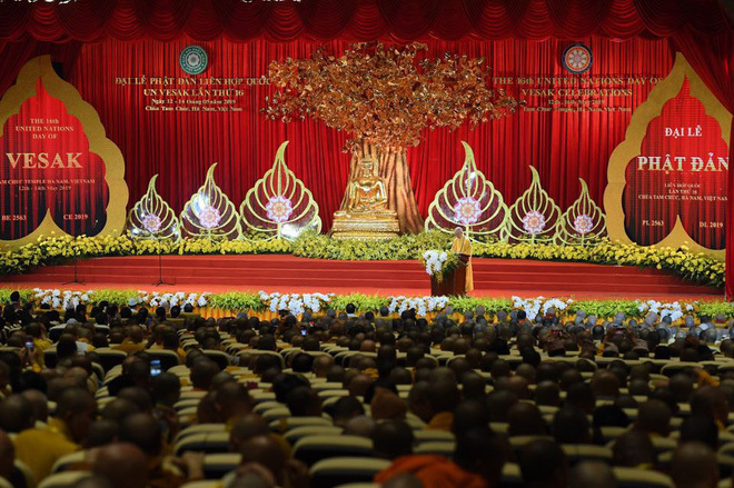 Thủ tướng dự Khai mạc Đại lễ Phật đản Liên Hợp Quốc tại chùa Tam Chúc