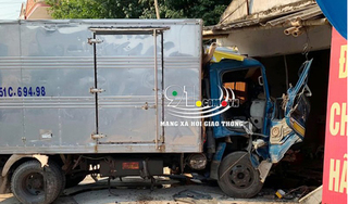 Nam Định: Xe tải mất lái đâm vào nhà dân, tài xế bị thương nặng