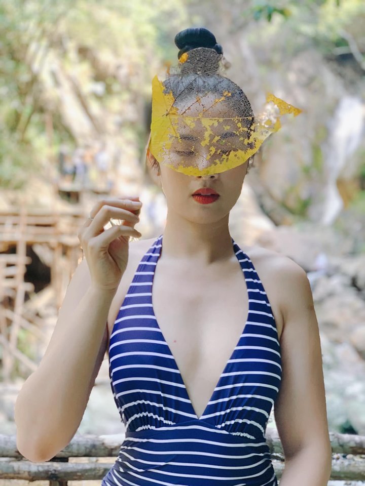 Hoa hậu Ngọc Hân mặc bikini gây sốt trong cái nắng 40 độ C