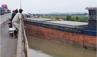 Hải Dương: Tàu thuỷ tông cầu An Thái, giao thông ùn tắc nghiêm trọng