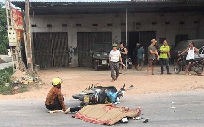Bắc Giang: Xe tải va chạm xe máy, hai người phụ nữ thương vong