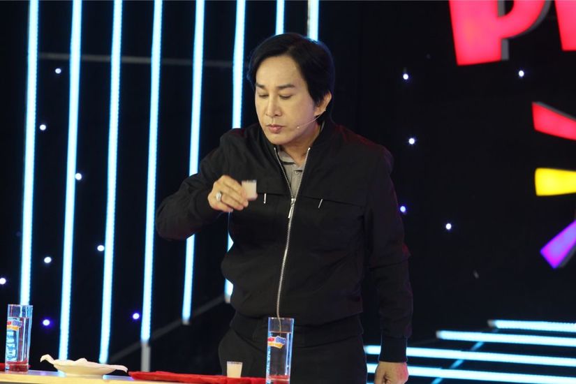 NSƯT Kim Tử Long: 'Thánh ăn gian' trong showbiz Việt
