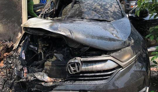 Tranh cãi nguyên nhân xe Honda CR-V bỗng phát bổ, bốc cháy ở Nam Định