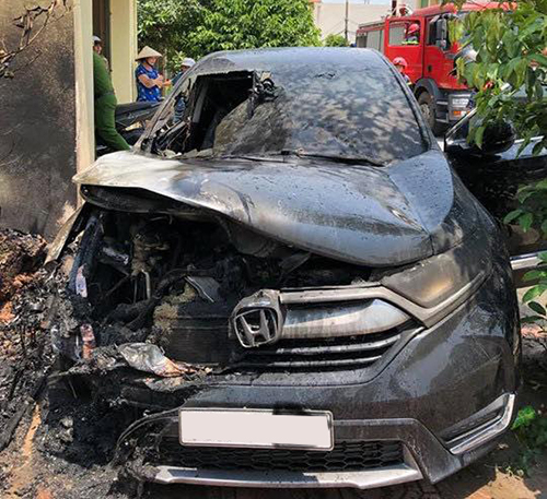 Tranh cãi nguyên nhân khiến Honda CR-V bị cháy ở Nam Định