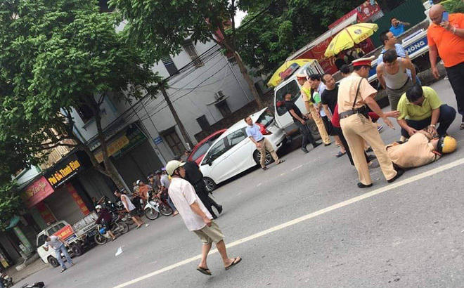 Hà Nội: Thanh niên đâm gục trung úy CSGT vì bị yêu cầu dừng xe