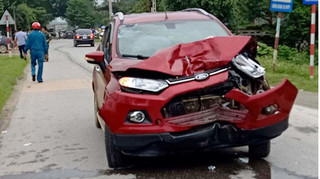 Ô tô chở Phó trưởng công an huyện tông 3 người đi xe máy tử vong