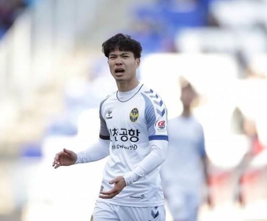 Tiền đạo Công Phượng chia tay Incheon United sau 4 tháng gắn bó