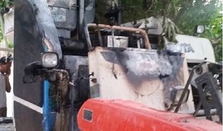 Thái Bình: Máy gặt lúa bất ngờ bốc cháy trong đêm, nghi bị kẻ xấu phóng hỏa