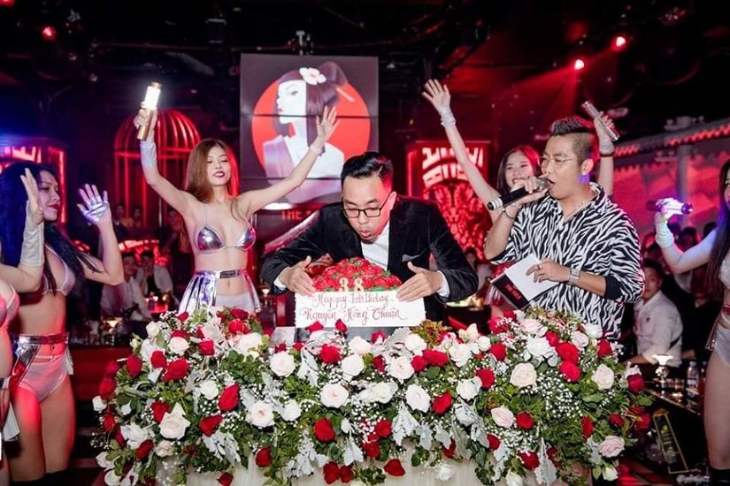 Nhạc sĩ Nguyễn Hồng Thuận gây choáng khi chi hơn 1,3 tỷ mừng sinh nhật