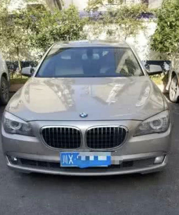 Mang cả gia tài đi mua xế sang BMW, 'đại gia' đành đi trộm gà vịt để đổ xăng